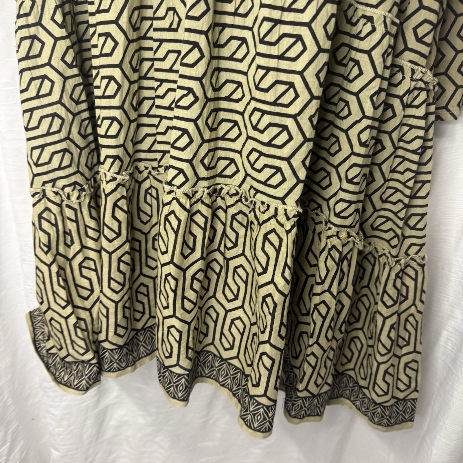 Boho Style Smock Dress In Green With A Black Geometric Pattern Size 12