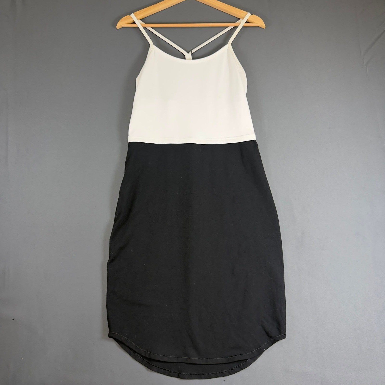 Lululemon Power Play Dress White Black Strappy Y-Back Built-In Bra Size 8
