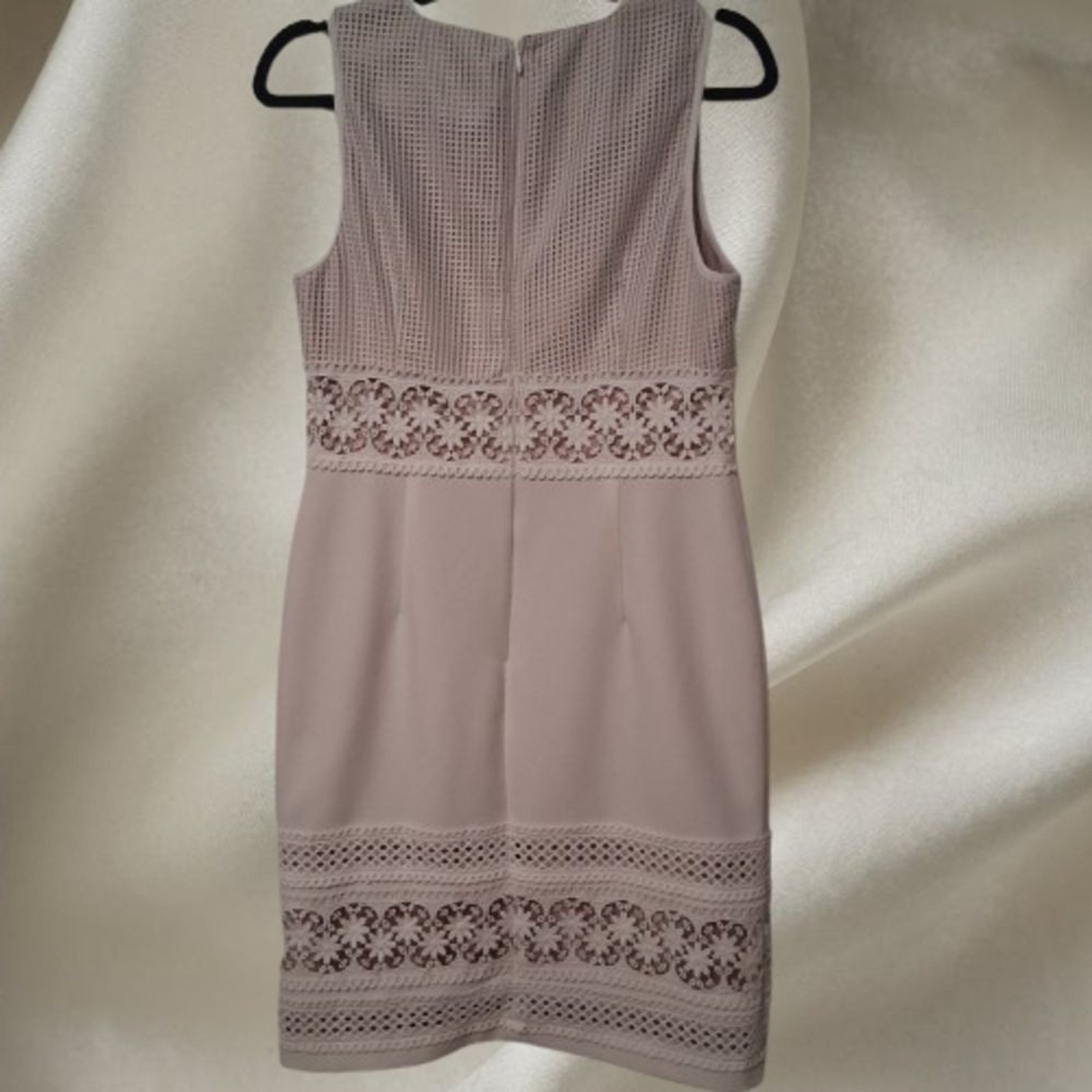 Adrianna Papell Soft White and Blush Lining Dress Size 8