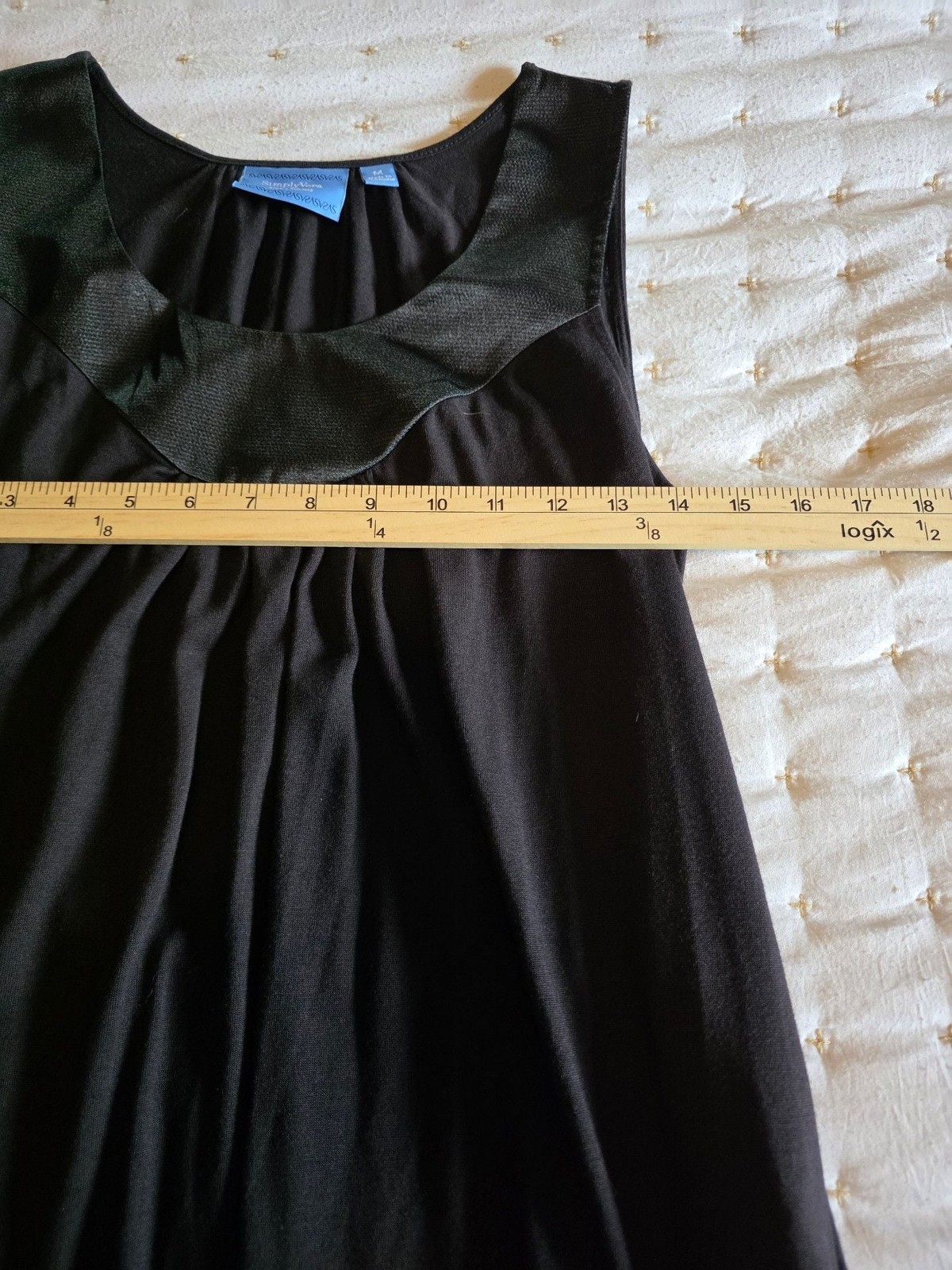 Simply Vera Vera Wang Women’s Sleeveless Black Jersey Dress Size M