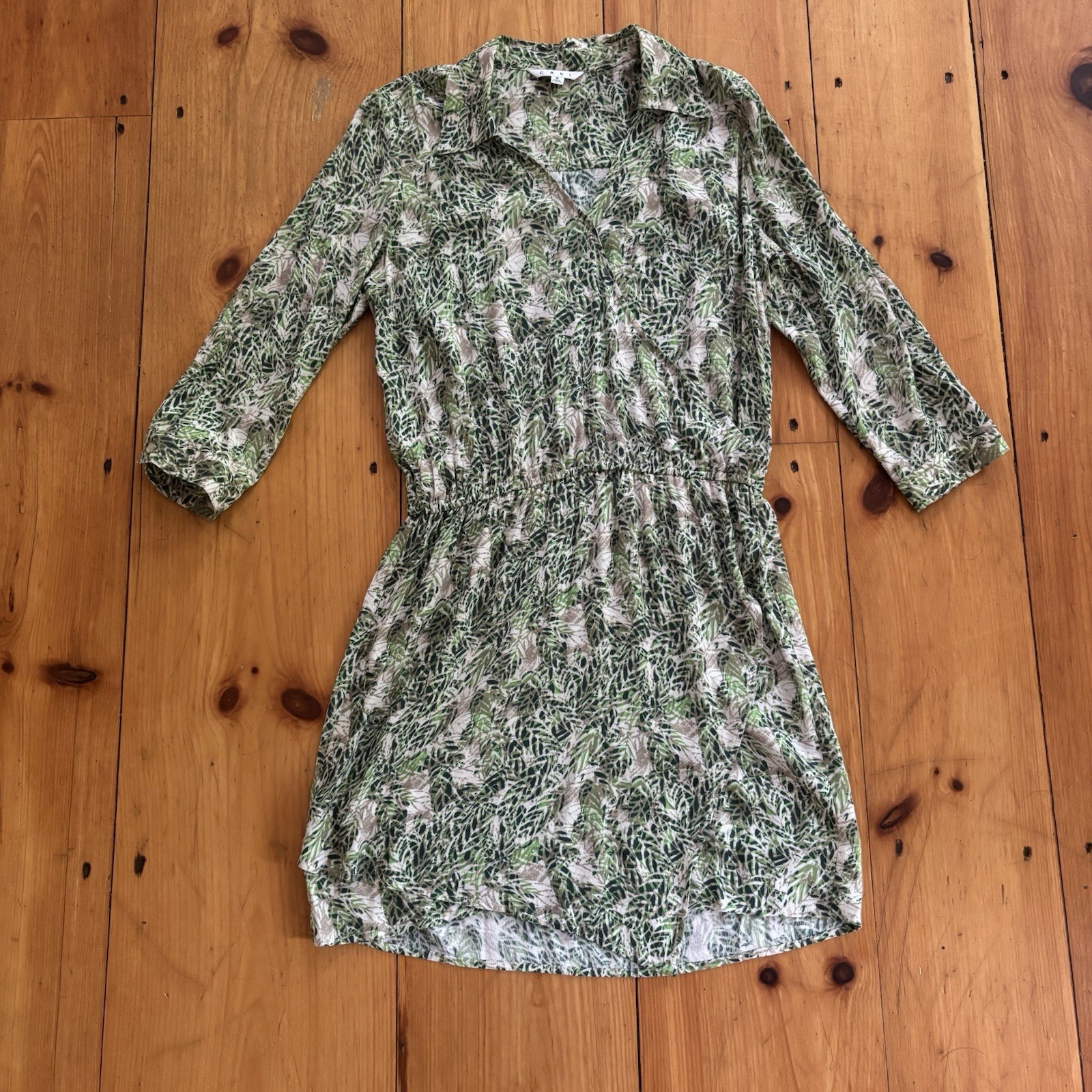 Cabi Leaf Print Shirt Dress Womens Small Green Tan Rayon Boho Botanical Summer