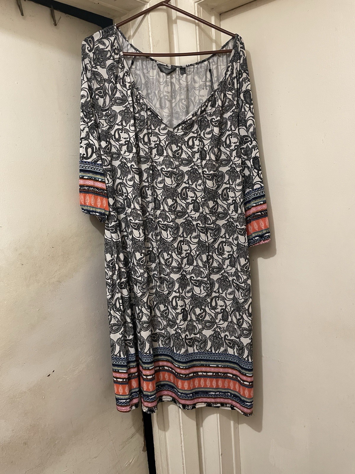 Women’s Plus Size 18/20 Black White Paisley Border Print Shift Dress 3/4 Sleeve
