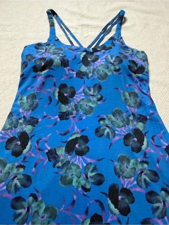 Title Nine Yes Dress Chili Blossom Blue Floral M Built in Bra Summer Outdoor