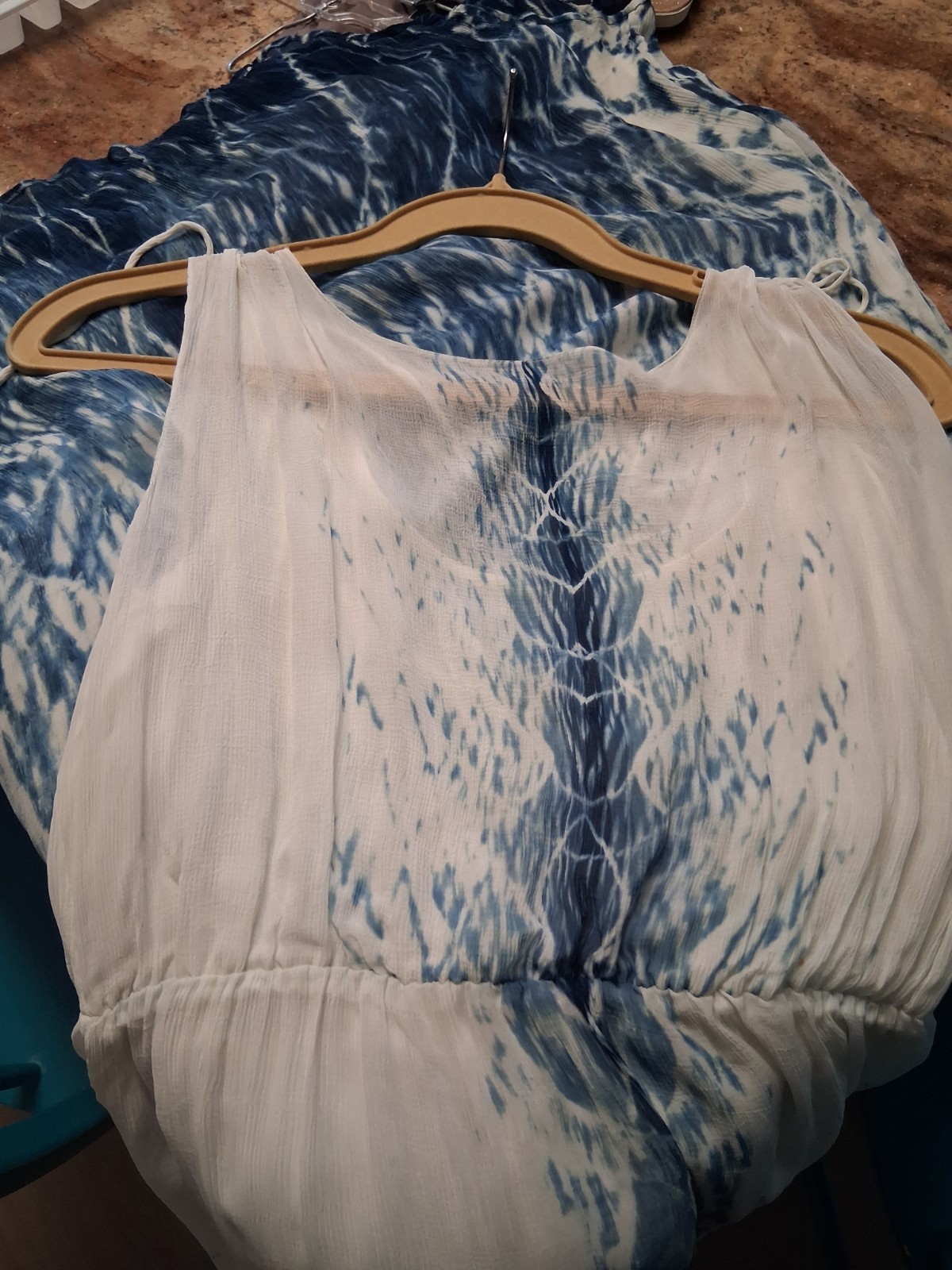 Women’s M White/Blue Tie Dye V-Neck Sleeveless Maxi Sundress Pleated