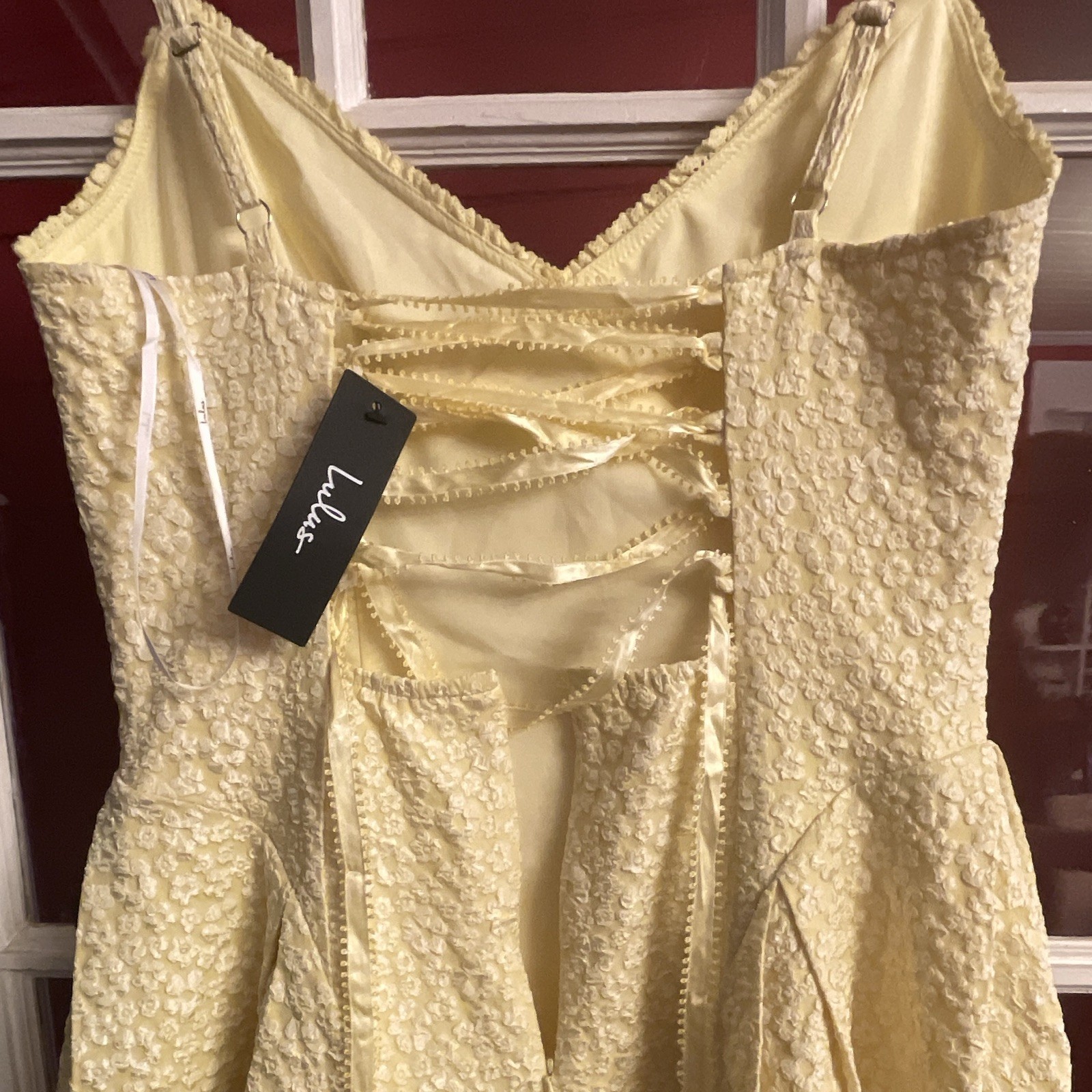 Lulus Ninetta Yellow Jacquard V-Neck Lace-Up Back Midi Dress Spaghetti Strap M