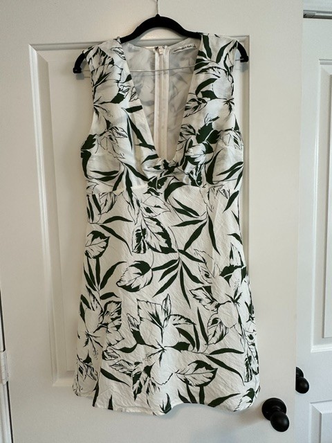 Abercrombie & Fitch Twist Front Mini Dress – White & Green Floral Print – Size L