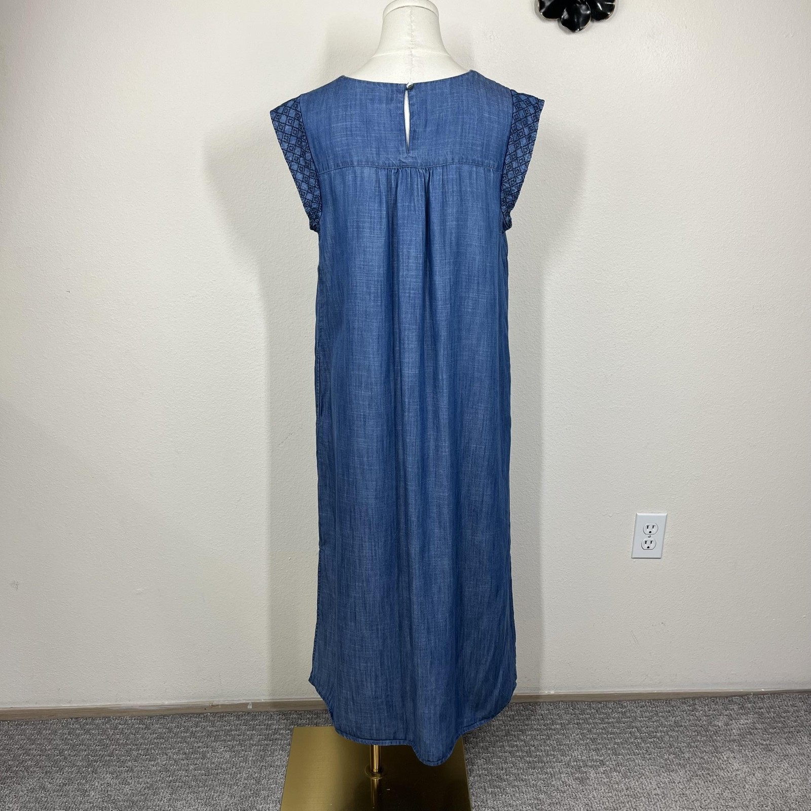 J Jill Denim Dress Womens Medium Blue Chambray Shift Embroidered Pockets Boho