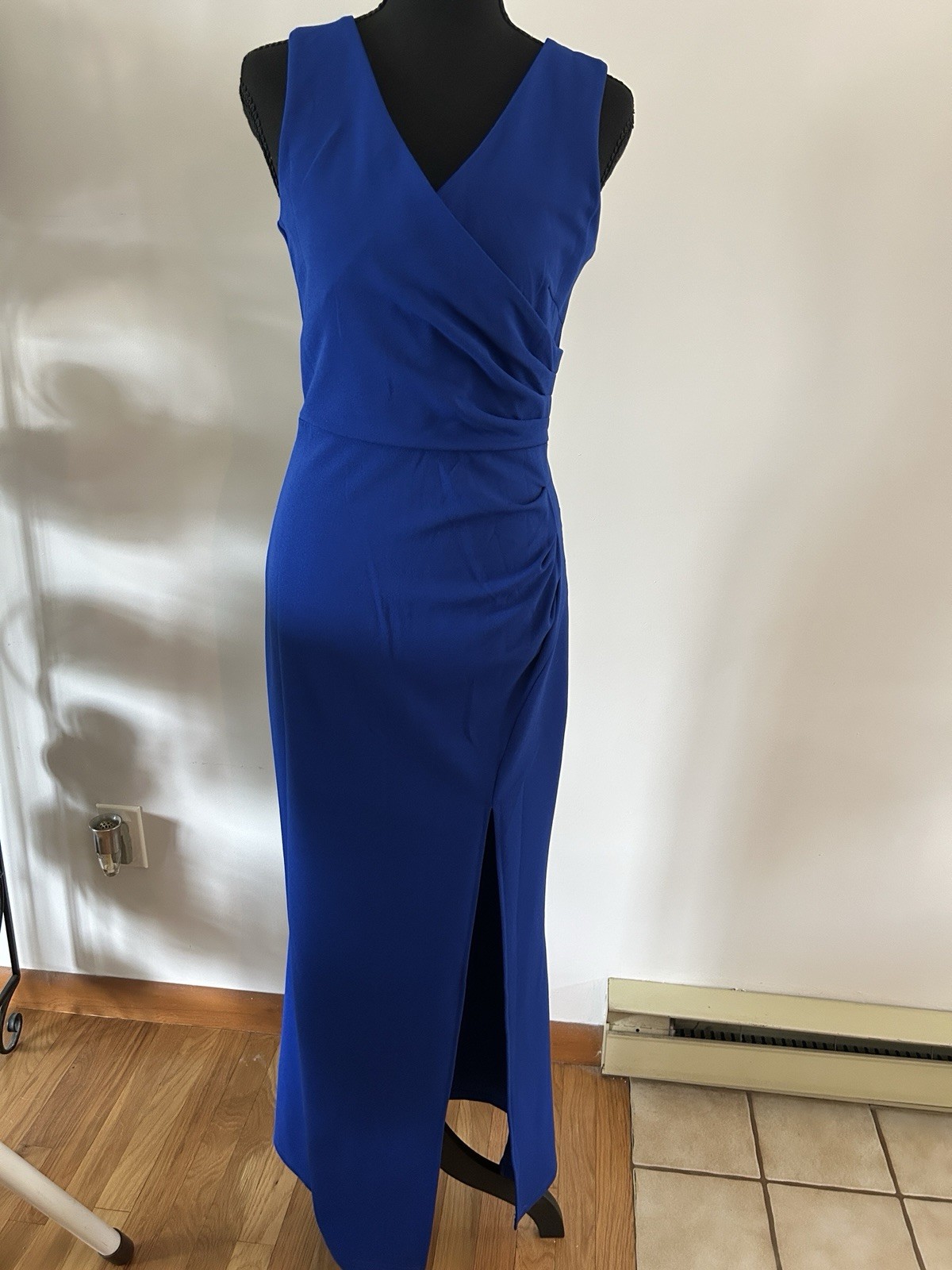 WOOSEA Women’s Blue V-Neck Sleeveless Solid Blue Long Dress M