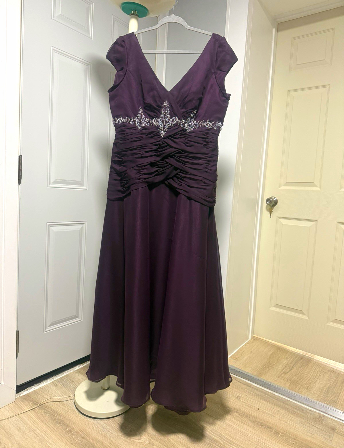 Dorby Purple Beaded V-Neck Chiffon A-Line Gown 4 Sleeveless Formal