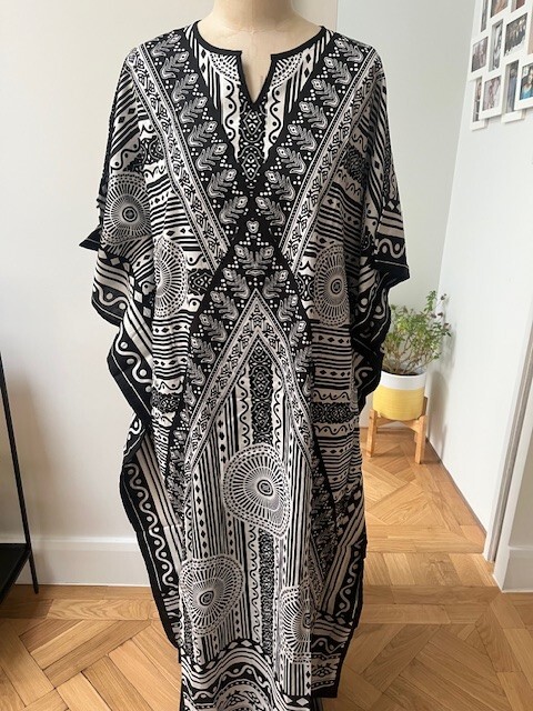 lovely HASLEMERE COLLECTIONS ladies long cotton black multiprint kaftan one size