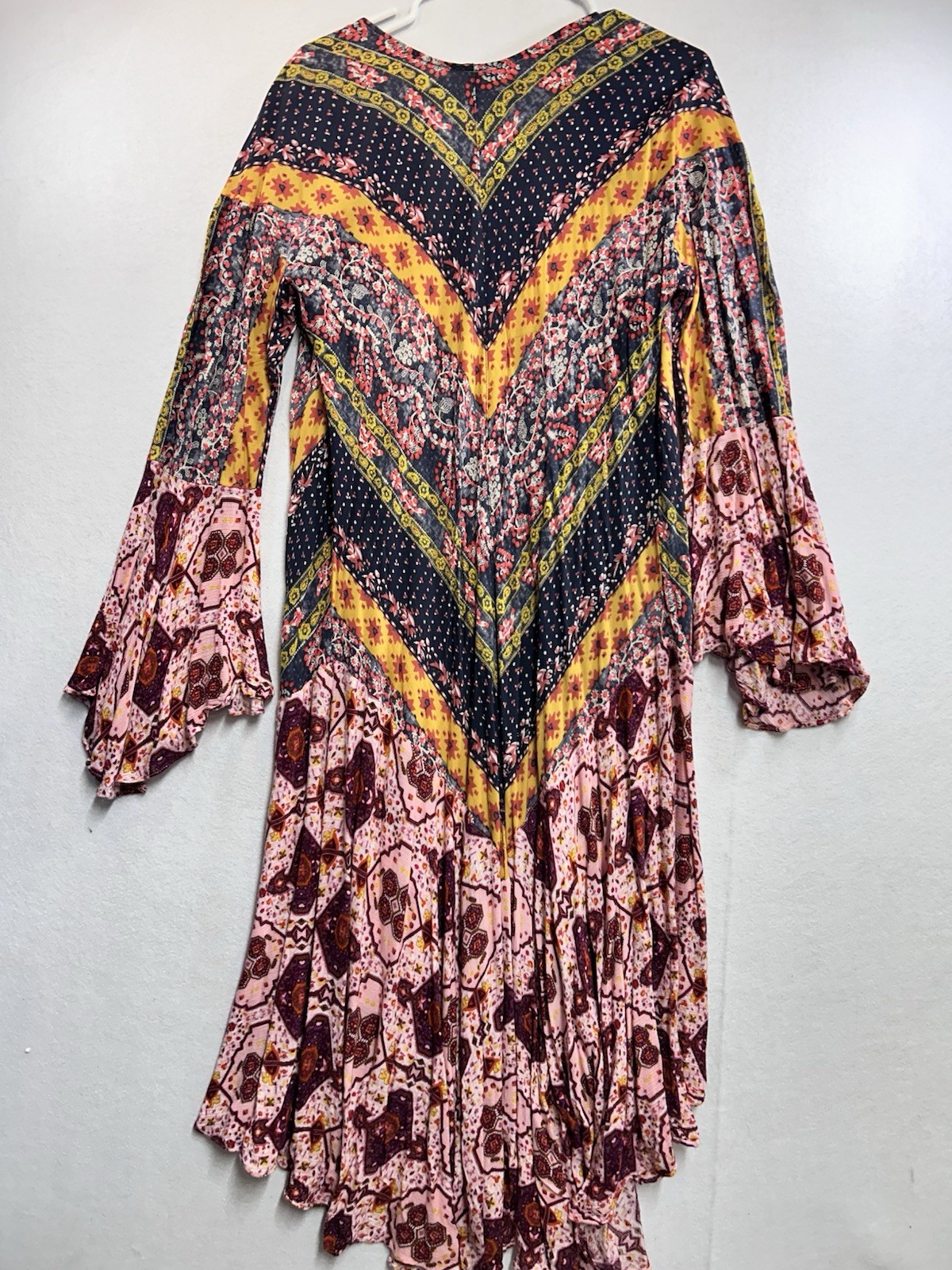 Umgee Women’s Boho Paisley Bell Sleeve Hi-Low Ruffle Kimono Open Front Dress Med