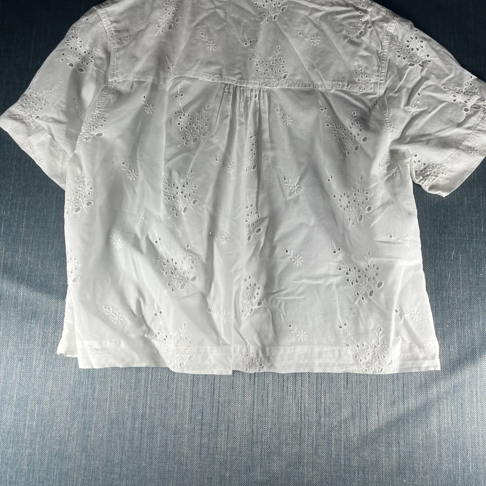 AG Women’s Colar Crop Shirt Size M White Half Sleeves Embroided Cotton MB