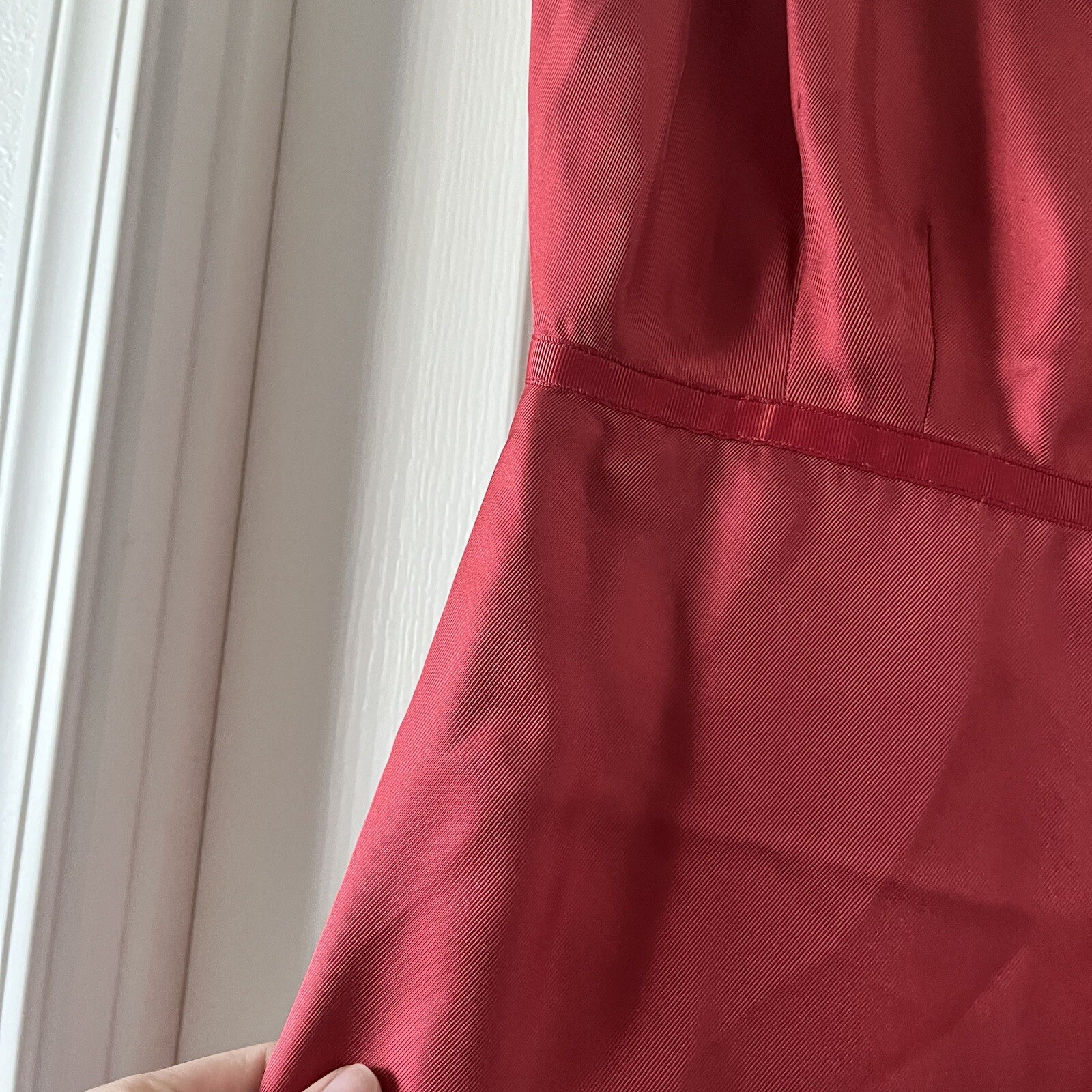 MOULINETTE SOEURS SILK GARNET RED RUFFLE COLLAR SLEEVELESS SHEATH DRESS SIZE: 6