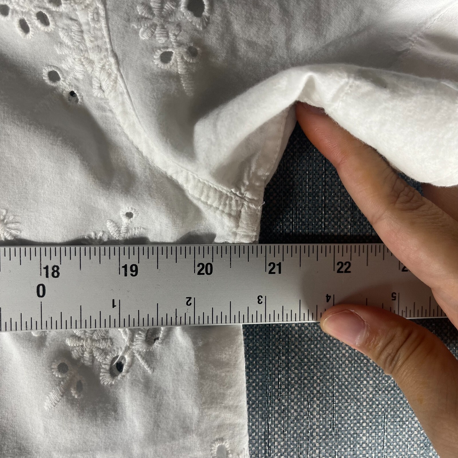 AG Women’s Colar Crop Shirt Size M White Half Sleeves Embroided Cotton MB
