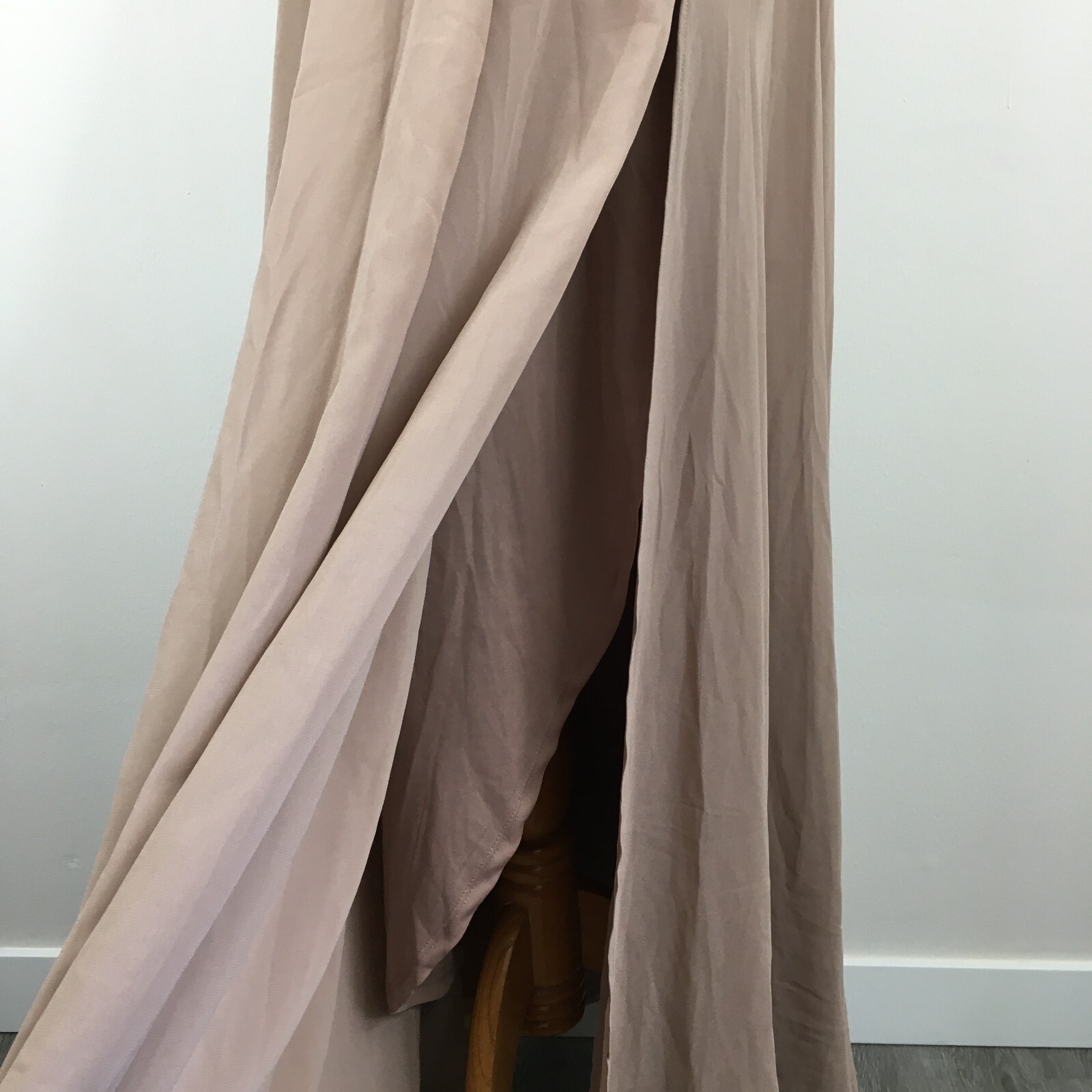LULU’S Womens sz Small Taupe/Stone Low V Neck & Back Chiffon Lined Gown Dress