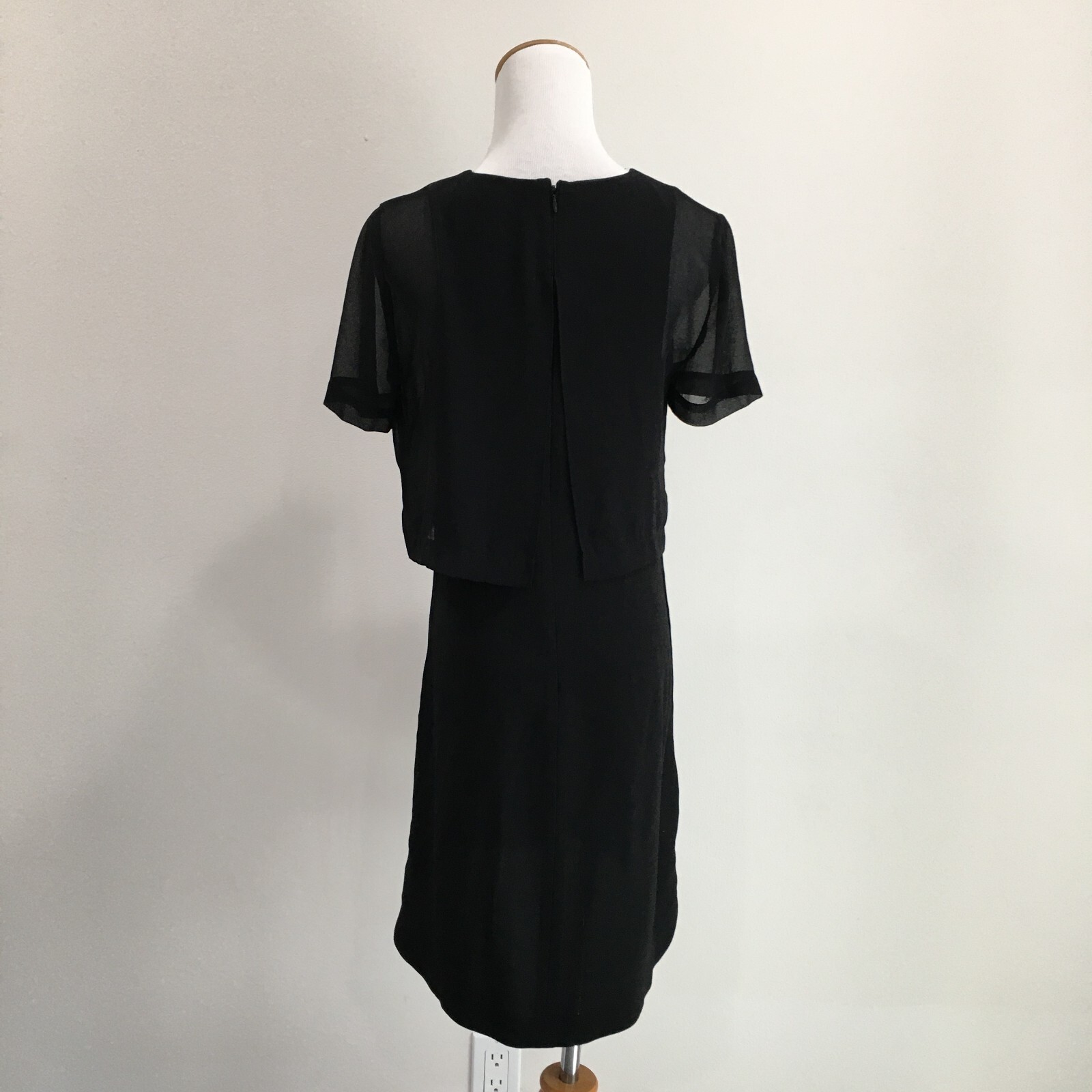 BCBGMAXAZRIA Black KRISTY Overlay Split Back Short Sleeve Dress Womens sz XS