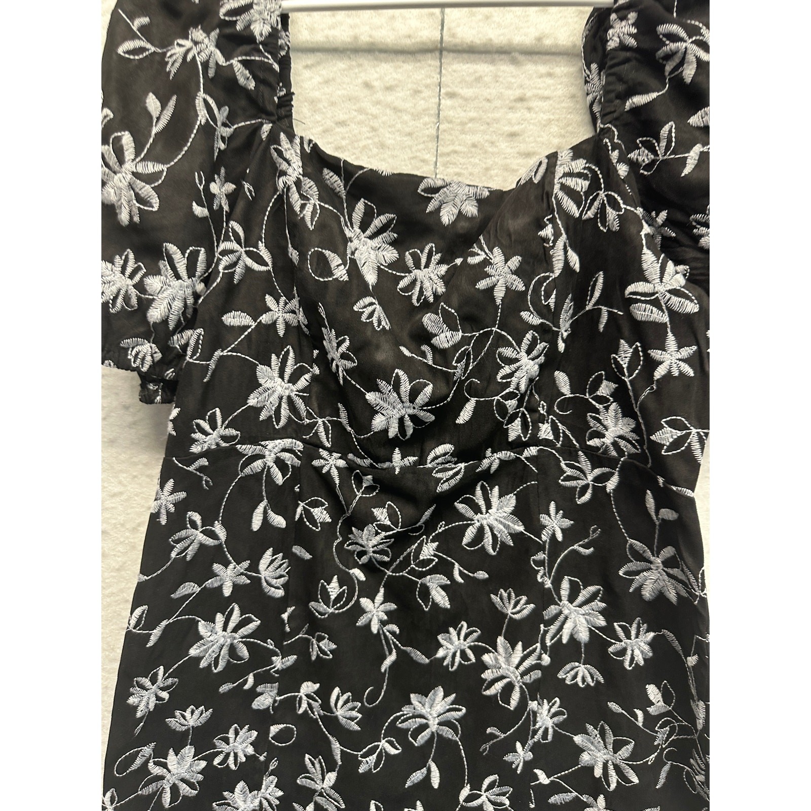 Blue Rain Black Silver Floral Embroidered Puff Sleeve Dress Women’s Size L