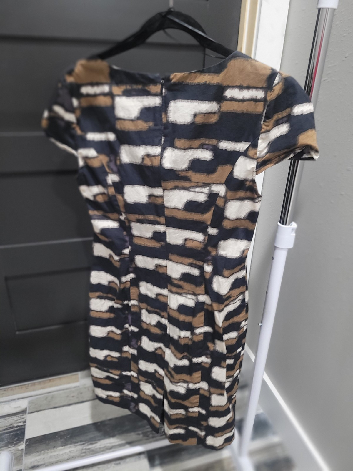 ABS Capped Sleeve Dress Size 6 Dry Clean Only Blank Tan Nude