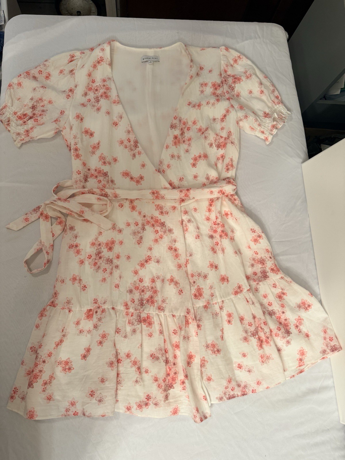 Gianni Bini White Pink Floral Wrap Dress V-Neck Puff Sleeve Belted Ruffle S