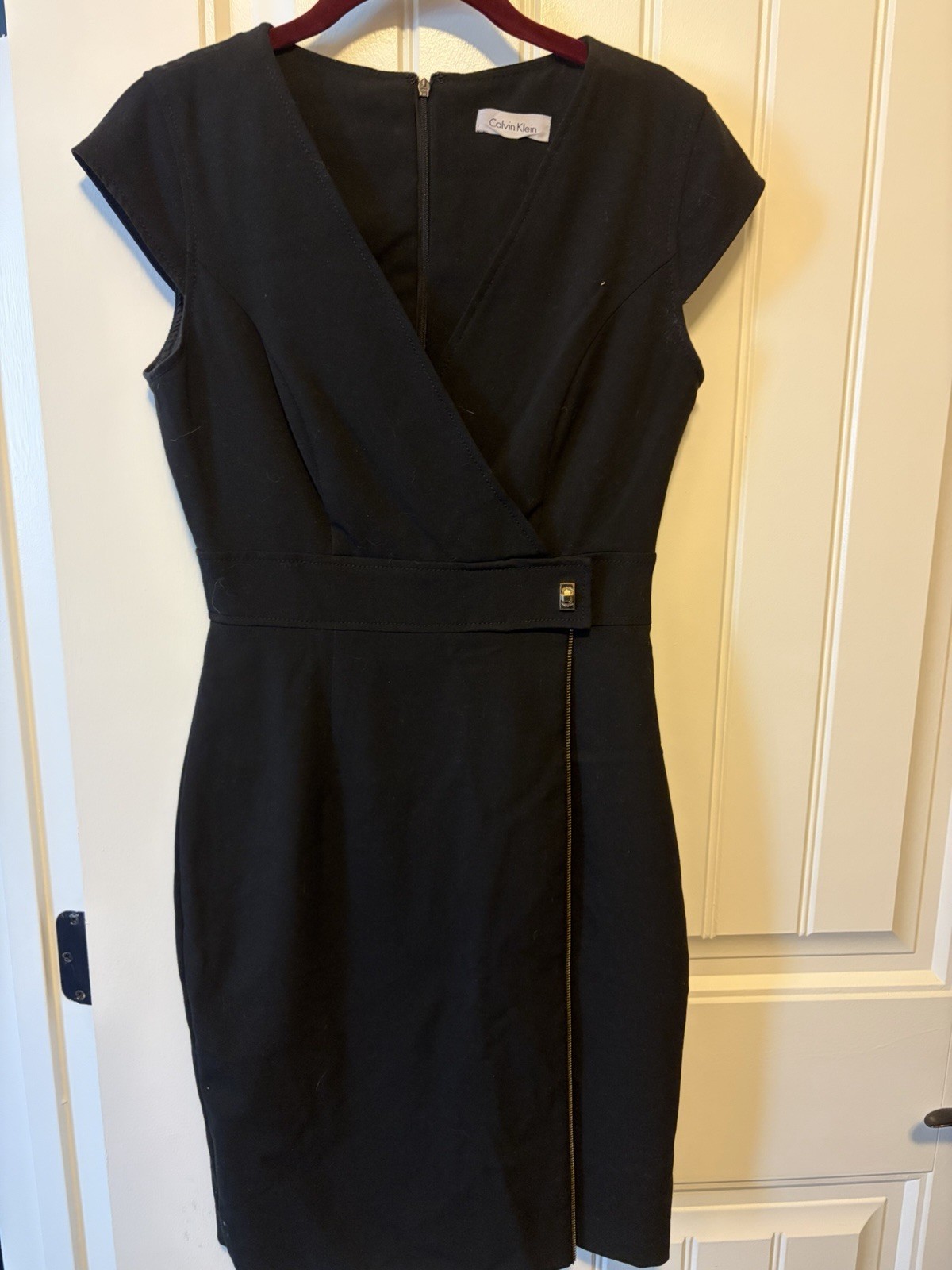 Calvin Klein Women’s Dress Sz 2 With Gold Zipper Accent