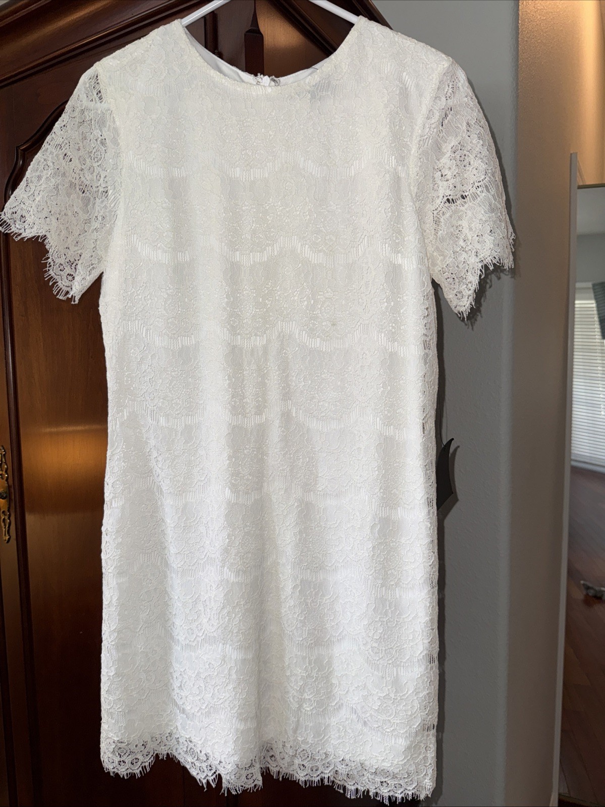 White lace sheath Dress Above knee size s NWT