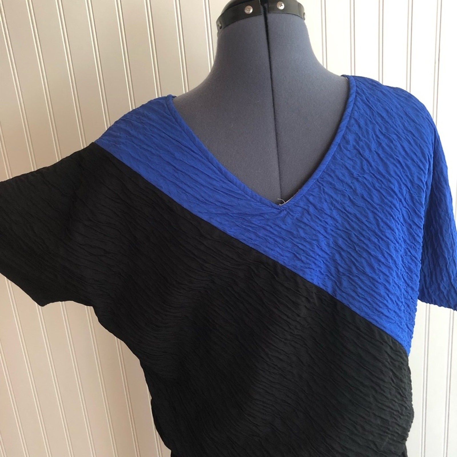 Vintage Black and Blue Colorblock Crepe Short Sleeve Elastic Waist Blousy Medium