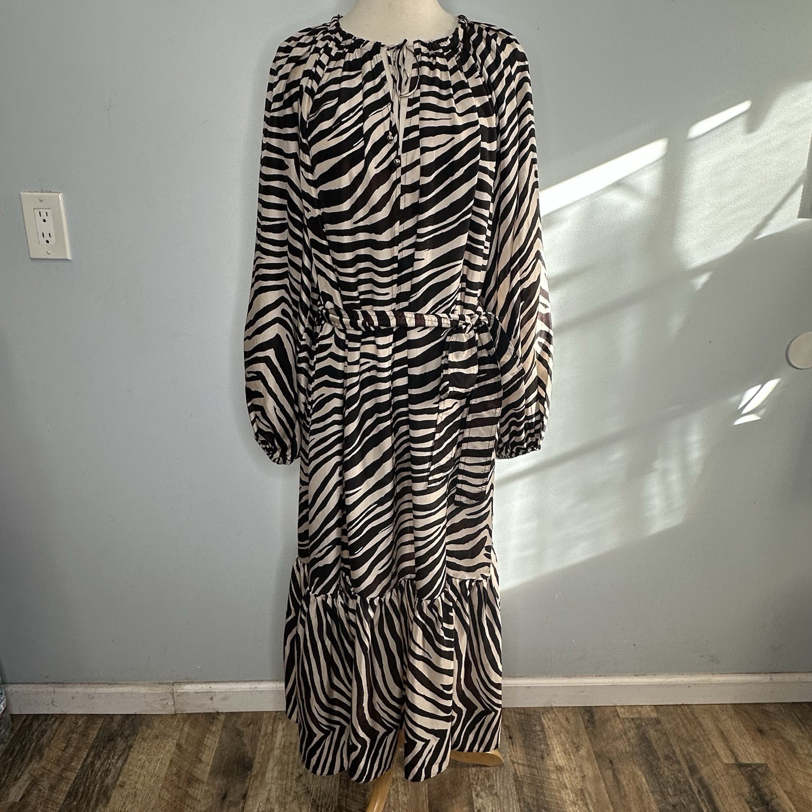 Banana Republic Women’s 100% Silk Machine Washable Zebra Safari Belted Dress L