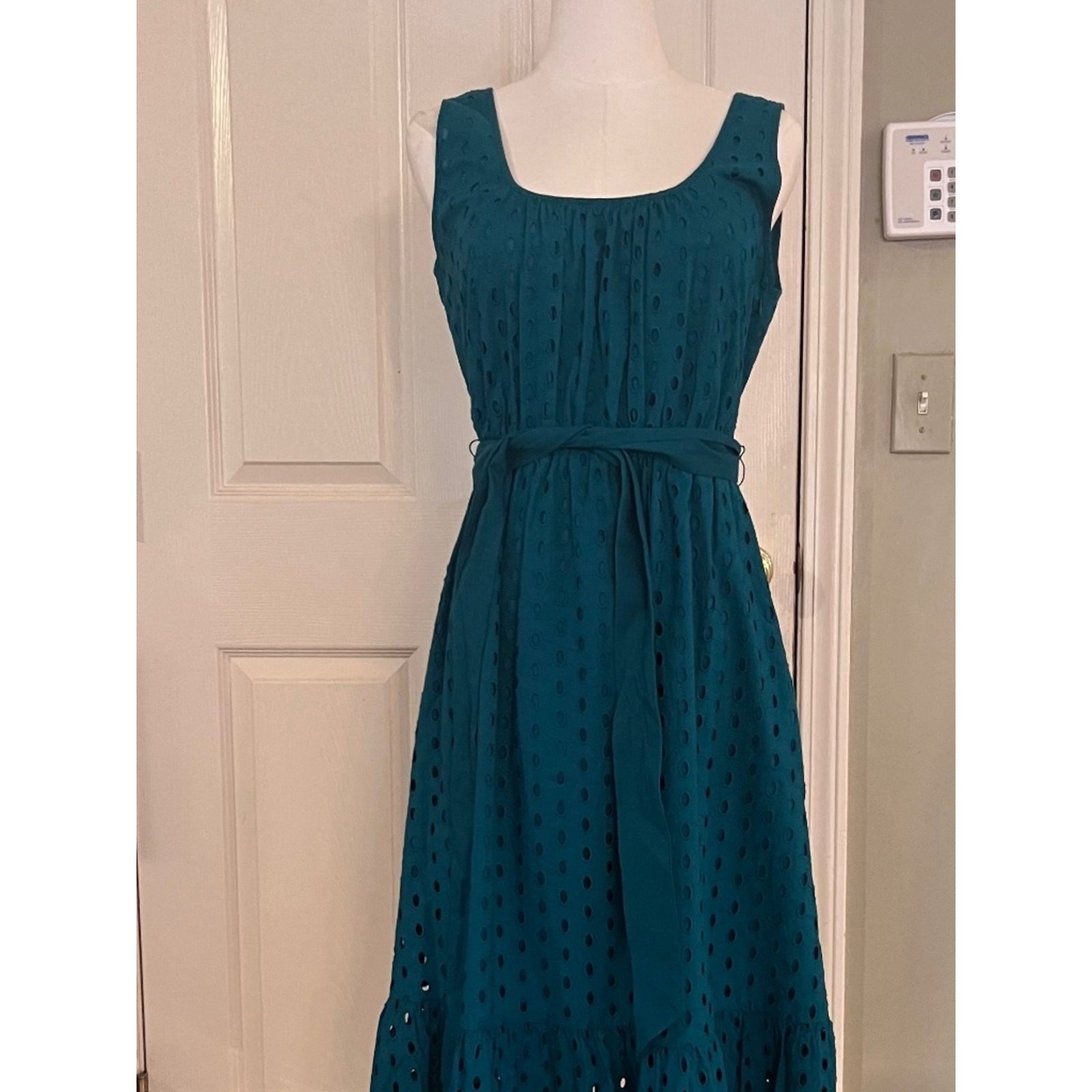NWT JCrew Factory Belted Eyelet Midi Dress in a Beautiful Vivid Jade Color