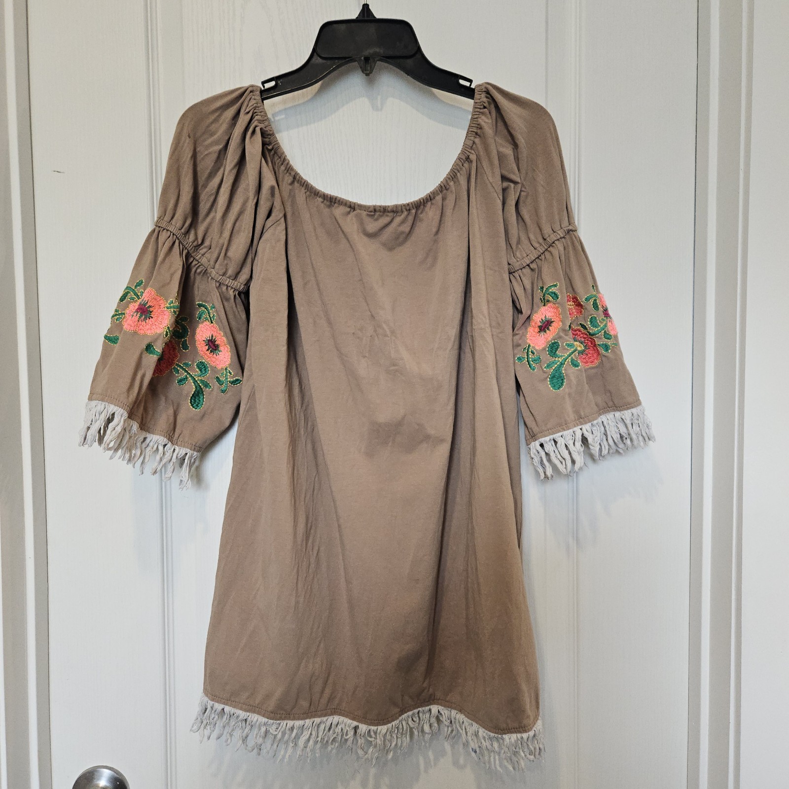 Umgee USA Small Boho Peasant Top Embroidered Floral Fringe Bell Sleeve Taupe