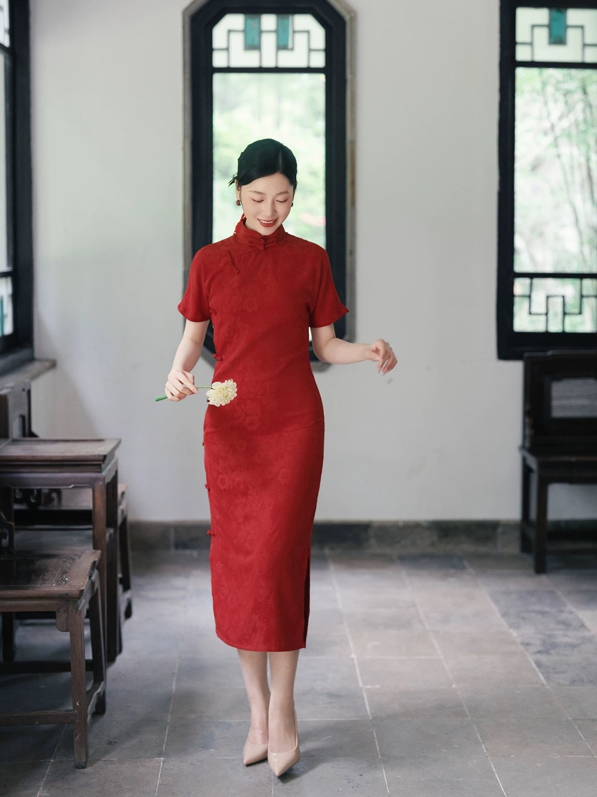 R16 Elegant Red Qipao Dress | Modern Chinese Wedding Tea Ceremony Cheongsam