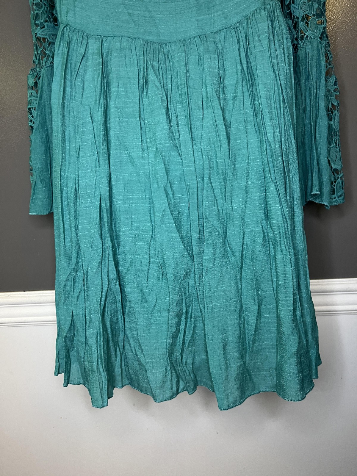 J GEE Dress Womens Large Green Crochet Lace Bell Sleeve Boho Trapeze Swing