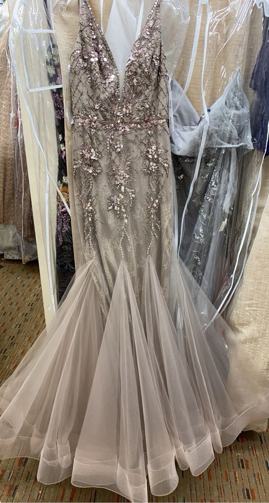 Women’s Jovani Size S Mermaid V-Neck Sleeveless Beaded Sequin Tulle Long Gown