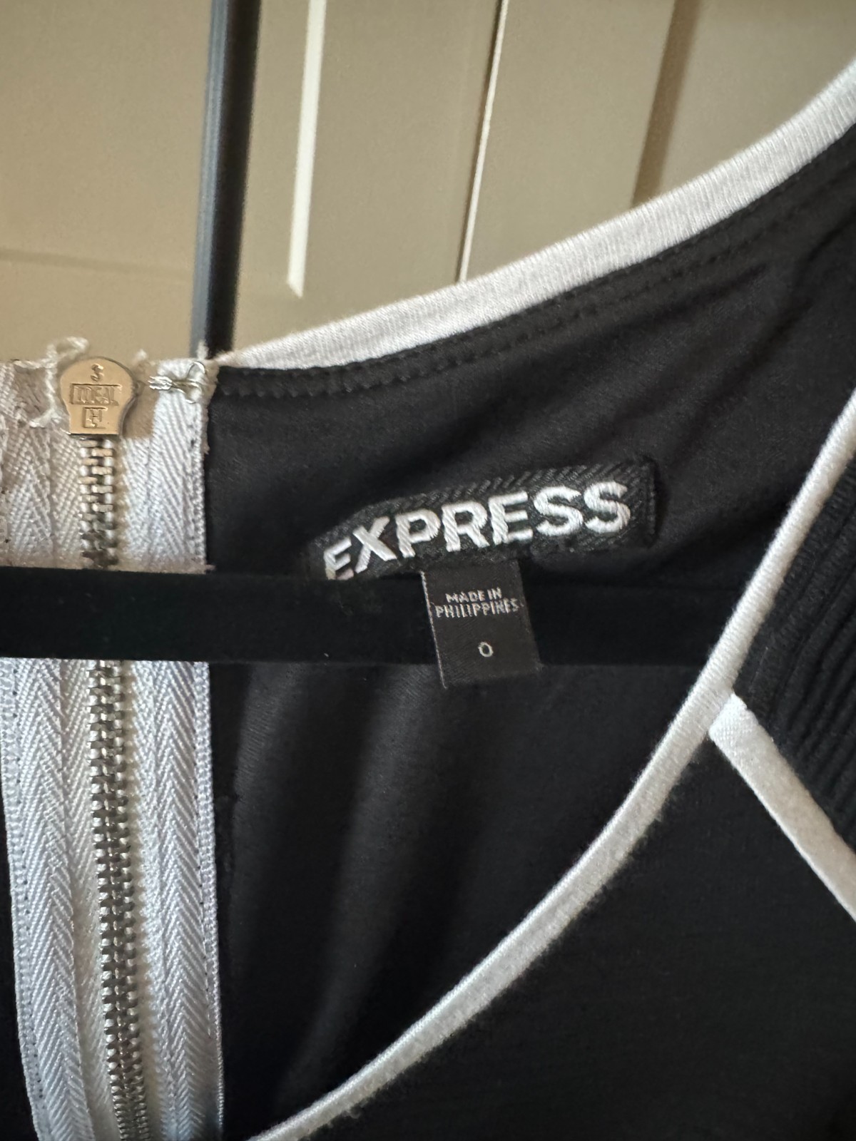 Express Women’s Size 0 Black Bodycon Dress White Trim Exposed Zip Back Mini