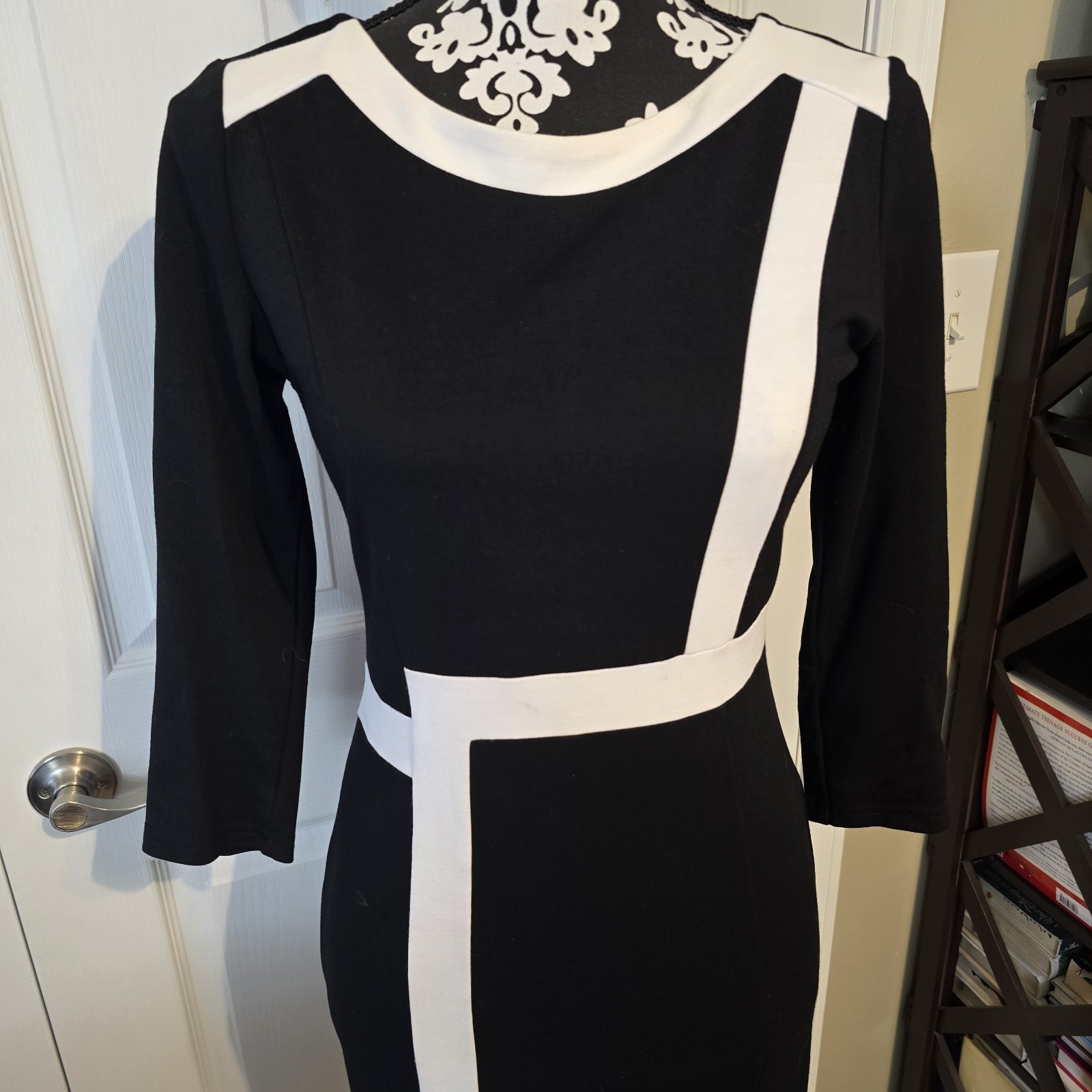 Woosea Collection Vogues Dress Women’s Small Black White Tailored Geometric