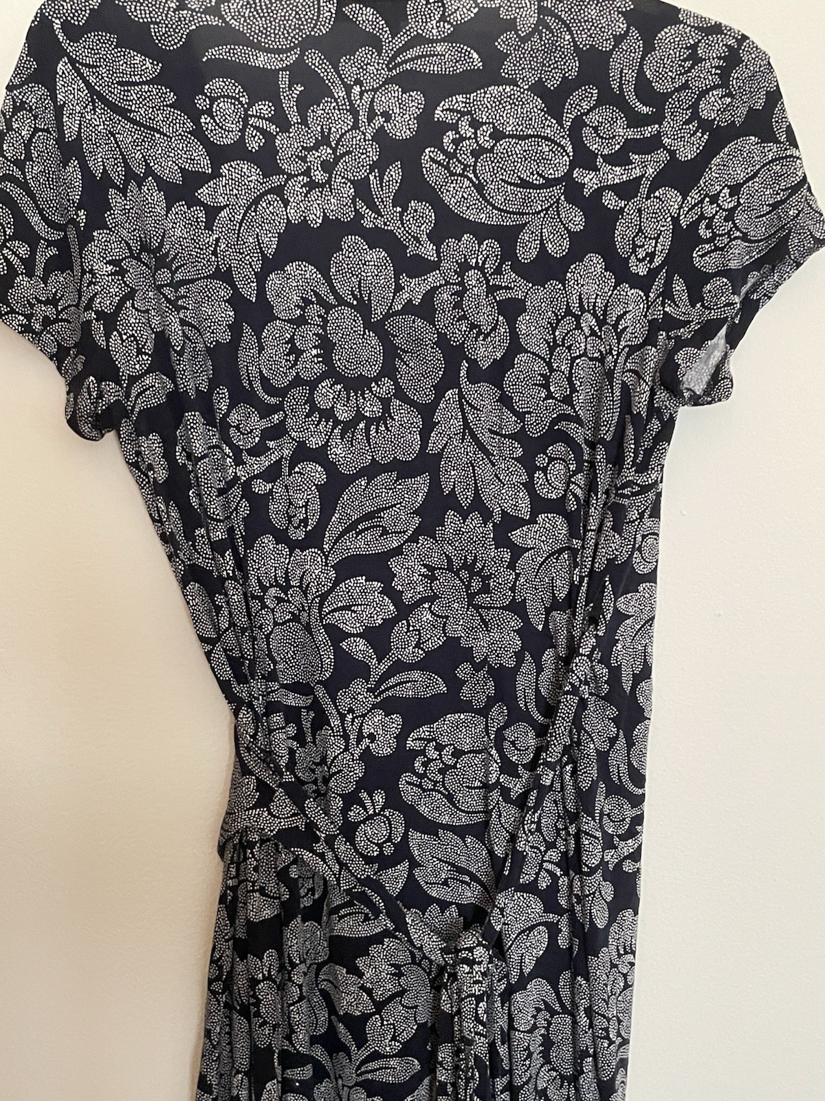 LOFT Petites Wrap Dress SP Navy White Floral V-Neck Knee Length Tie Waist